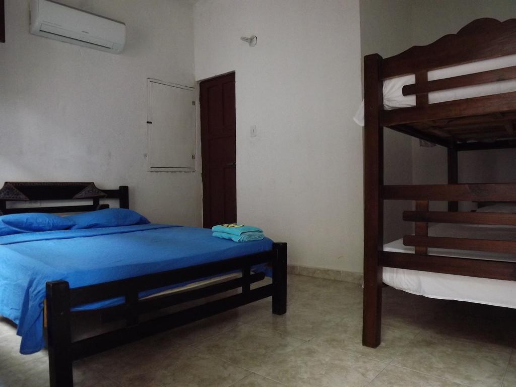 Hostel Casa Eugenia Cartagena Стая снимка